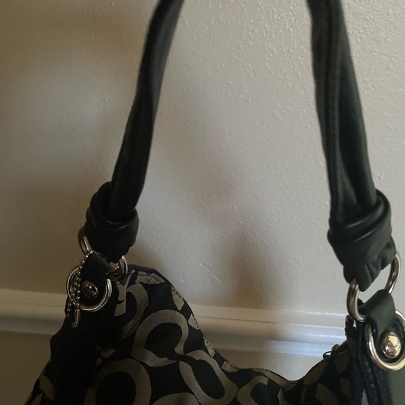 COACH Kristin Large Shoulder Bag
Black/Charcoal Grey
Signature Cs - Picture 10 of 11